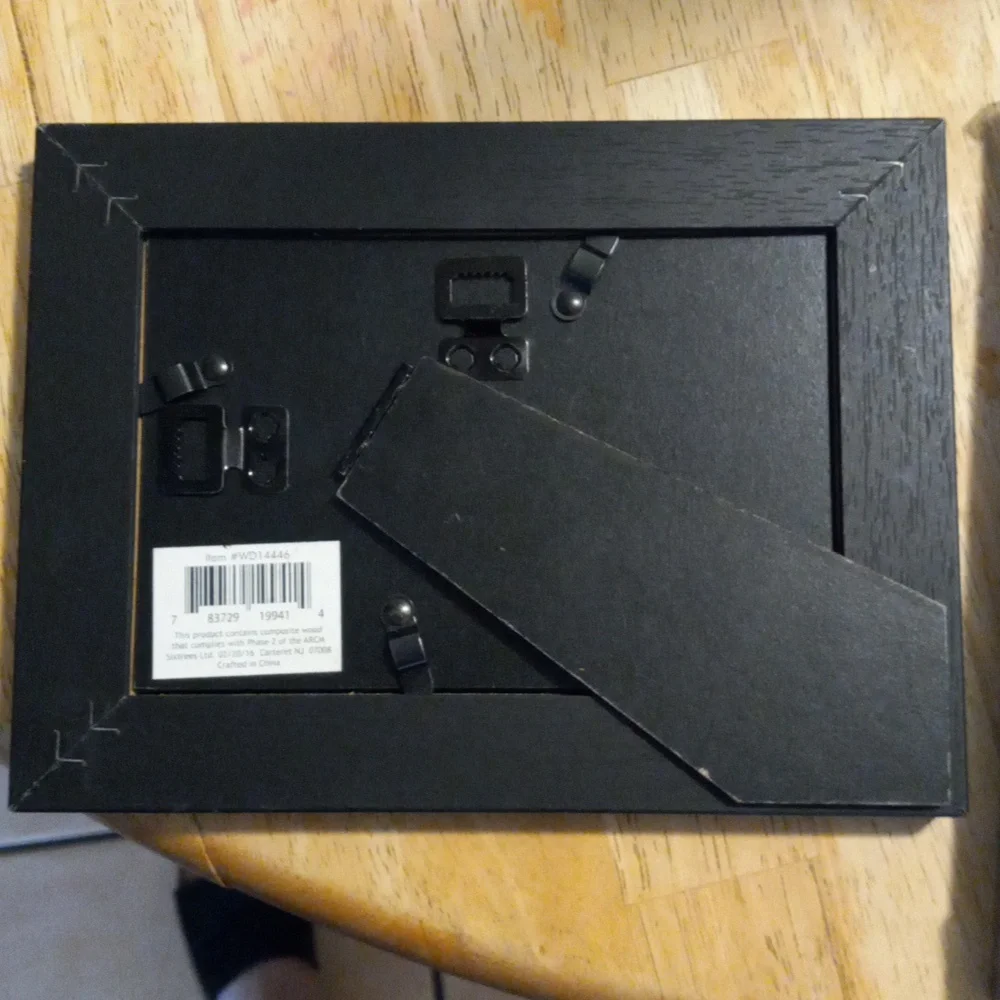 2 pic frames - Picture 2 of 5